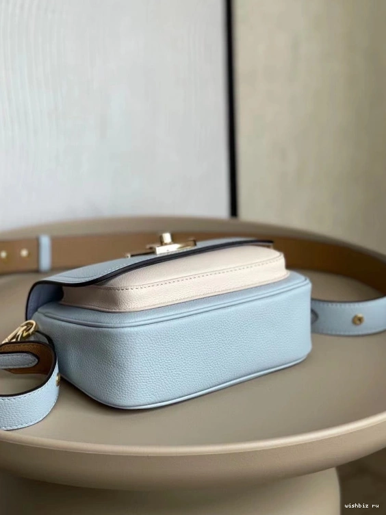 WIS VUITTON LOUIS LOCKME TENDER 0712